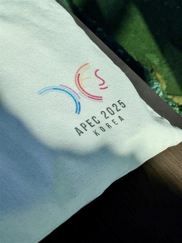 Default Title Text Default Alt text