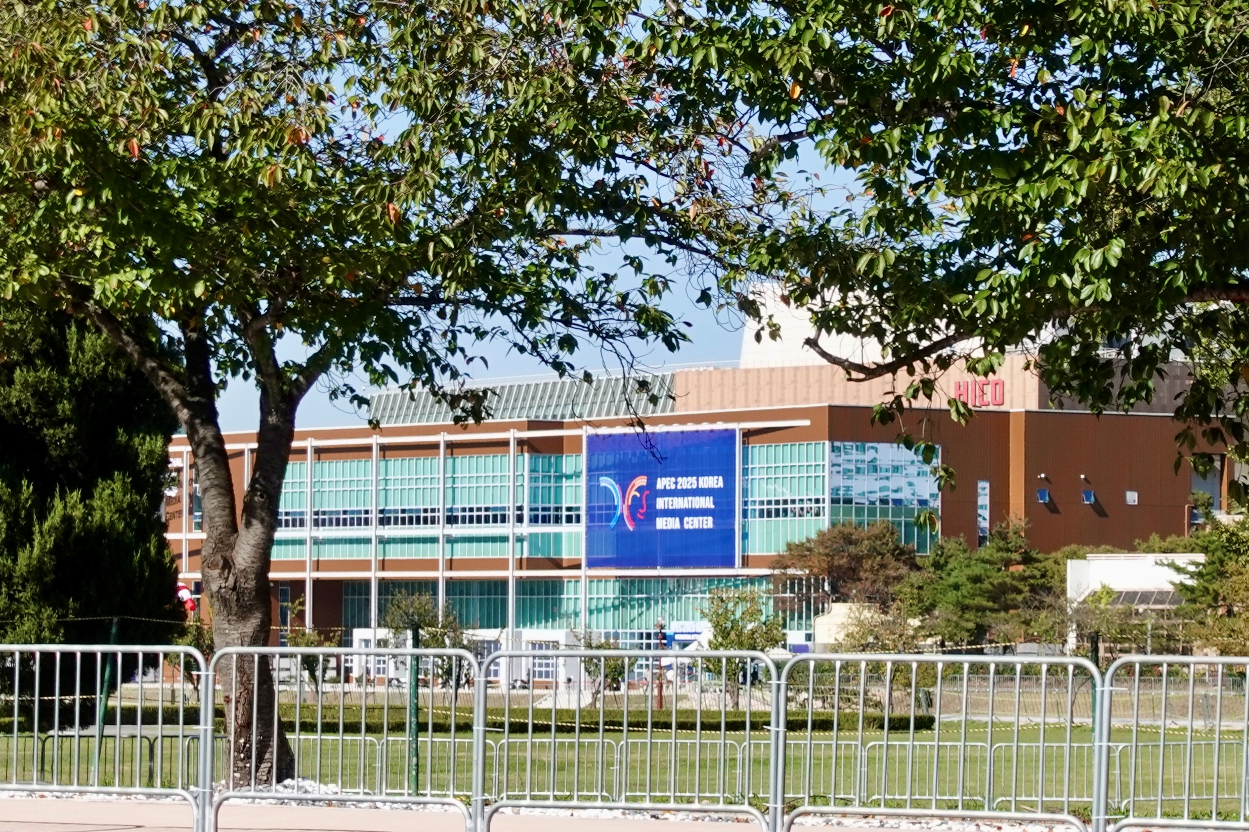 Default Title Text Default Alt text